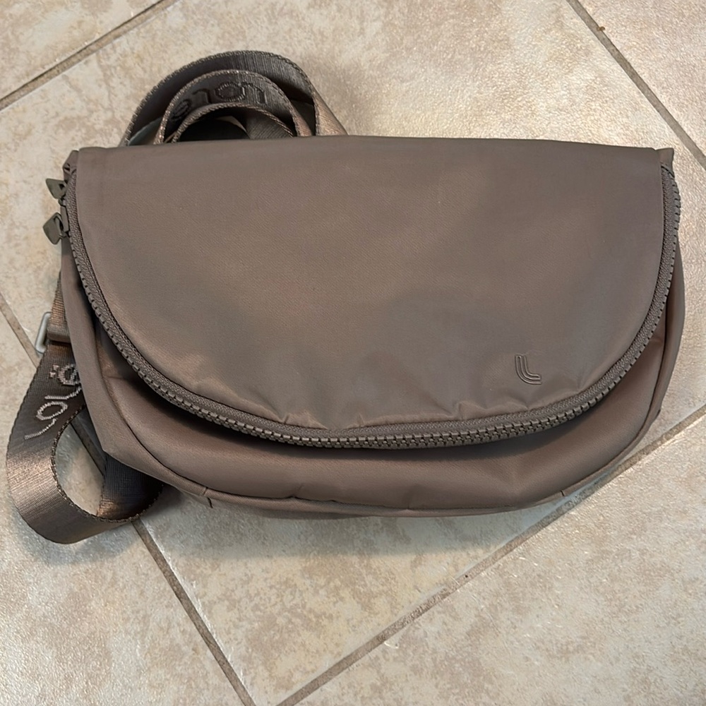 Lolë Crossbody Bag in Tan, preowned